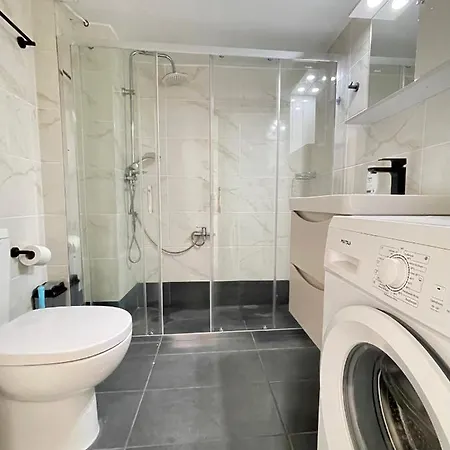 Apartment 2-bedroom Fancy Near Metro Athens