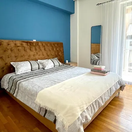 2-bedroom Fancy Near Metro Apartment *