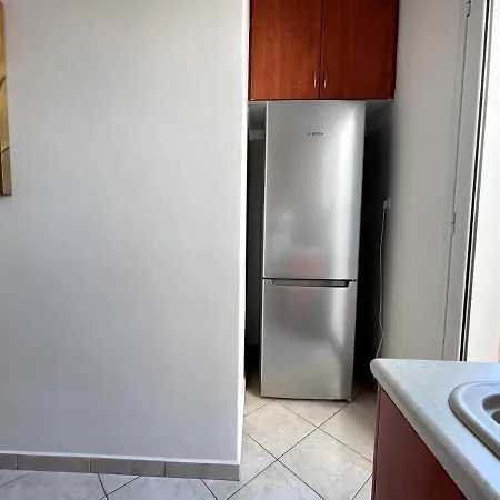 2-bedroom Fancy Near Metro Apartment *
